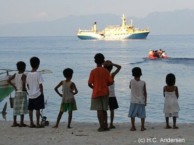 kids and the HC Andersen in the Philippines